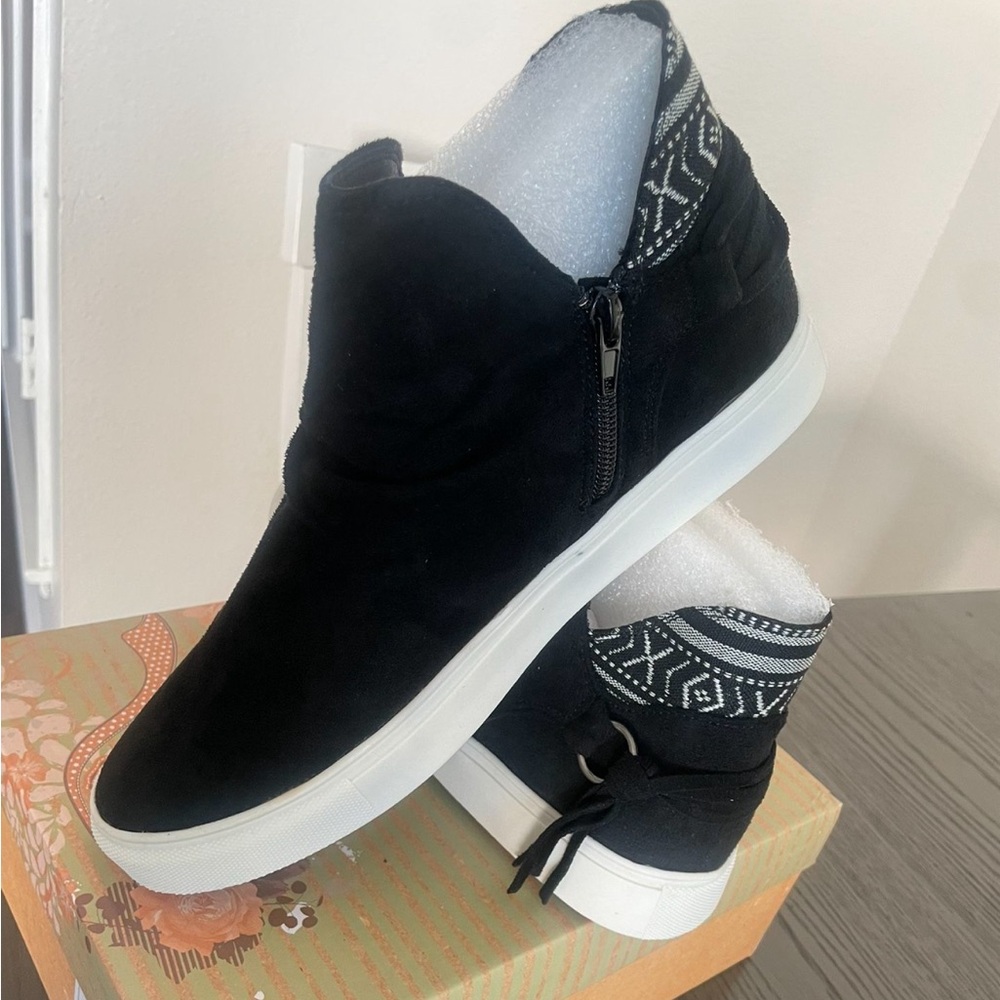 Brand Very G -  Black Ankle Top Shoes